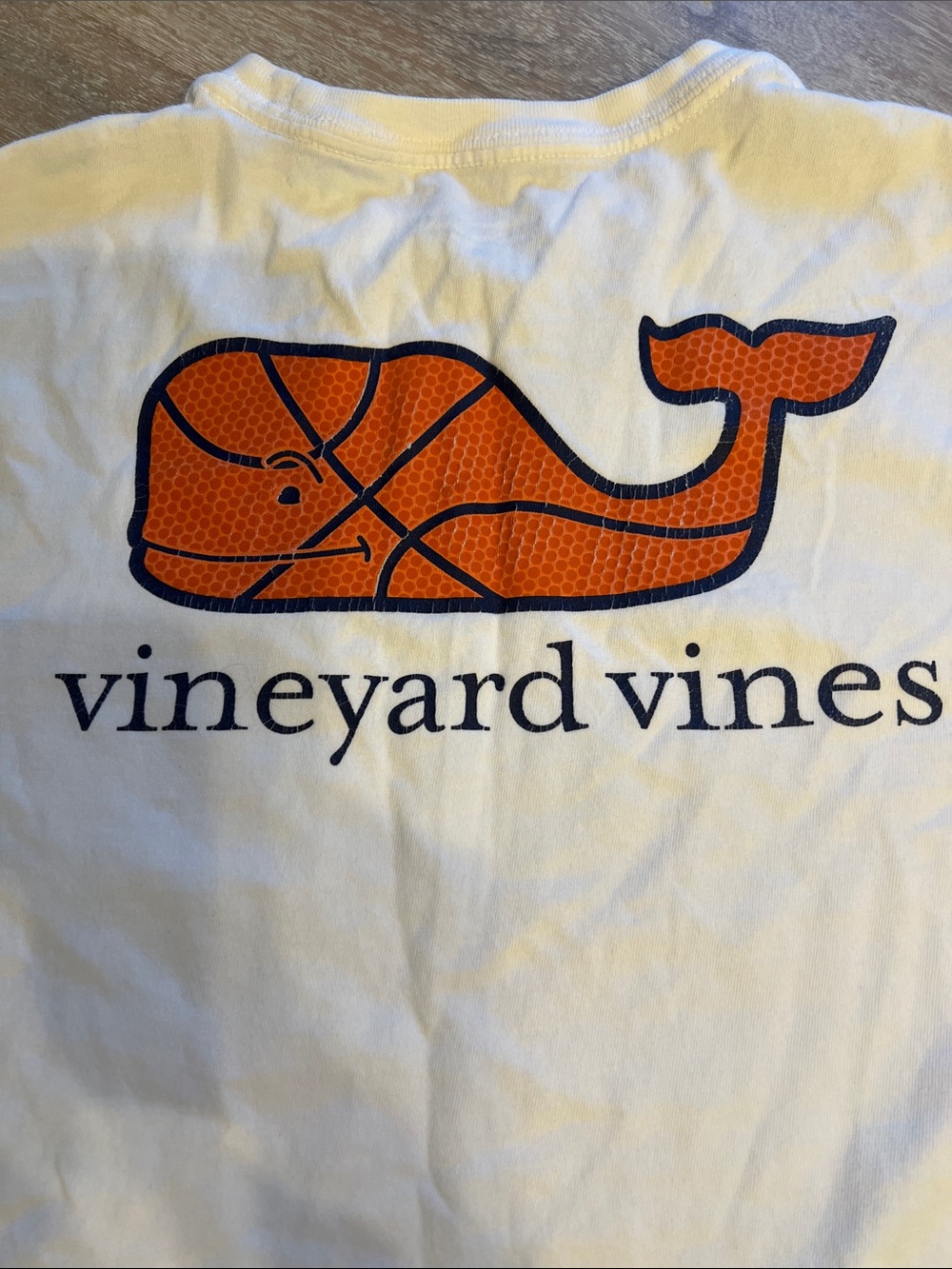 Vineyard Vines basketball whale tee boys XL GUC - Picture 2 of 2